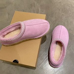 Ugg tasman size 8 in pink